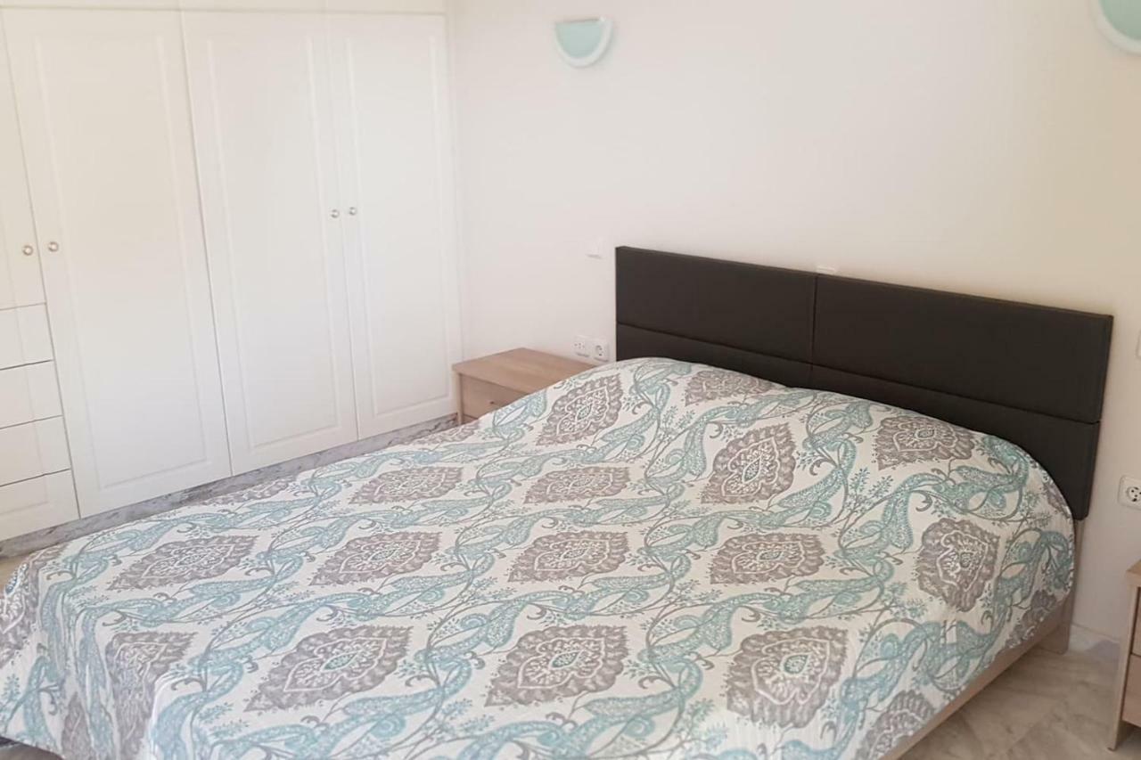 Galini Apartment Loutraki  Exterior photo