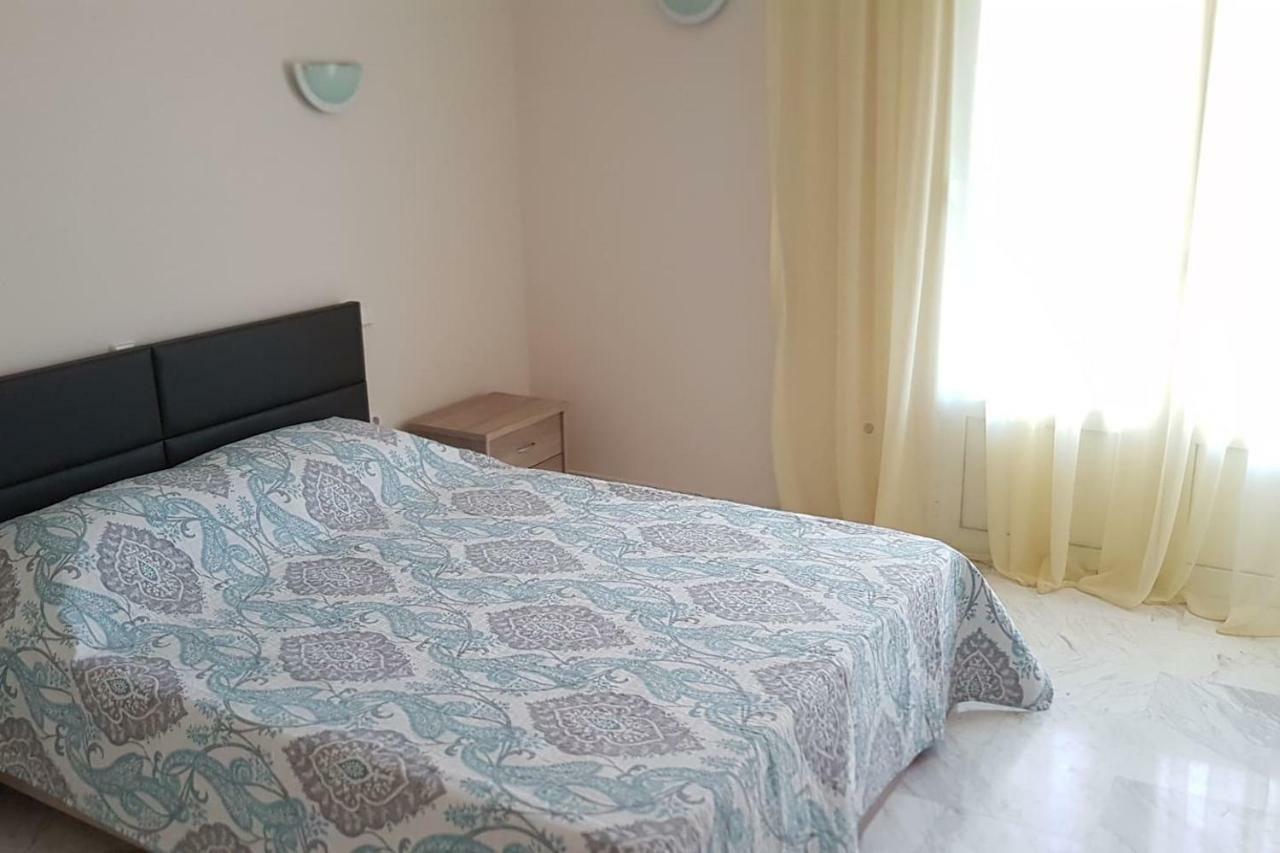 Galini Apartment Loutraki  Exterior photo